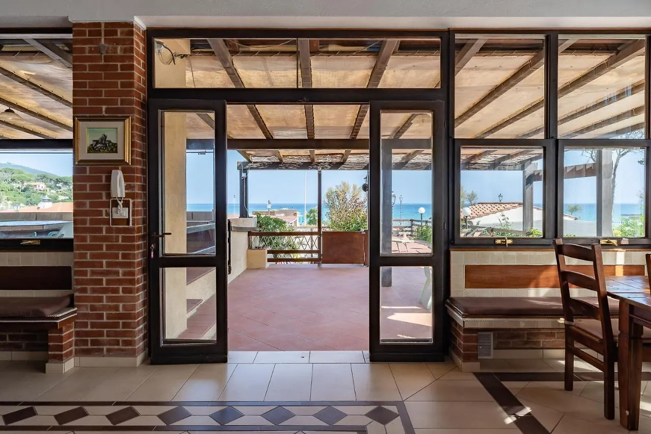 Hotel Delfino Procchio