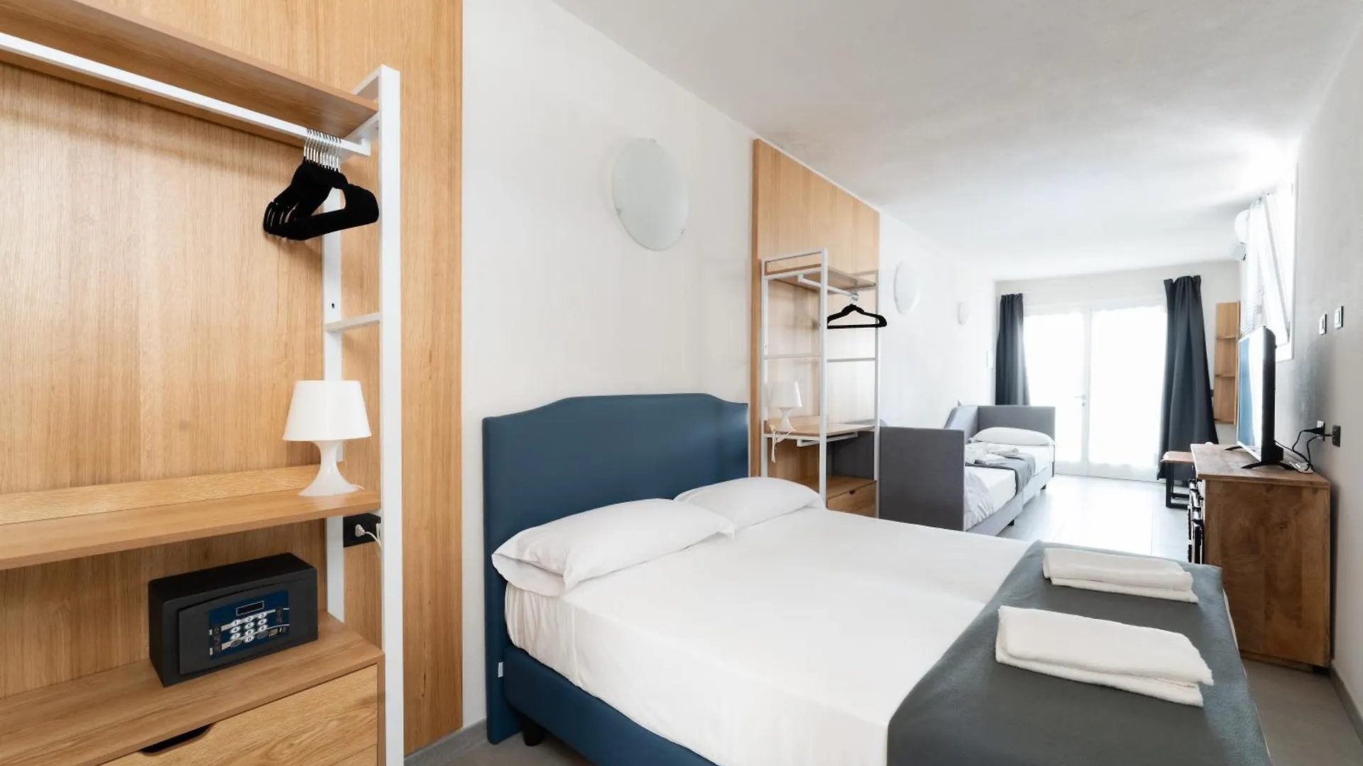 פרוצ'ו Hotel Delfino