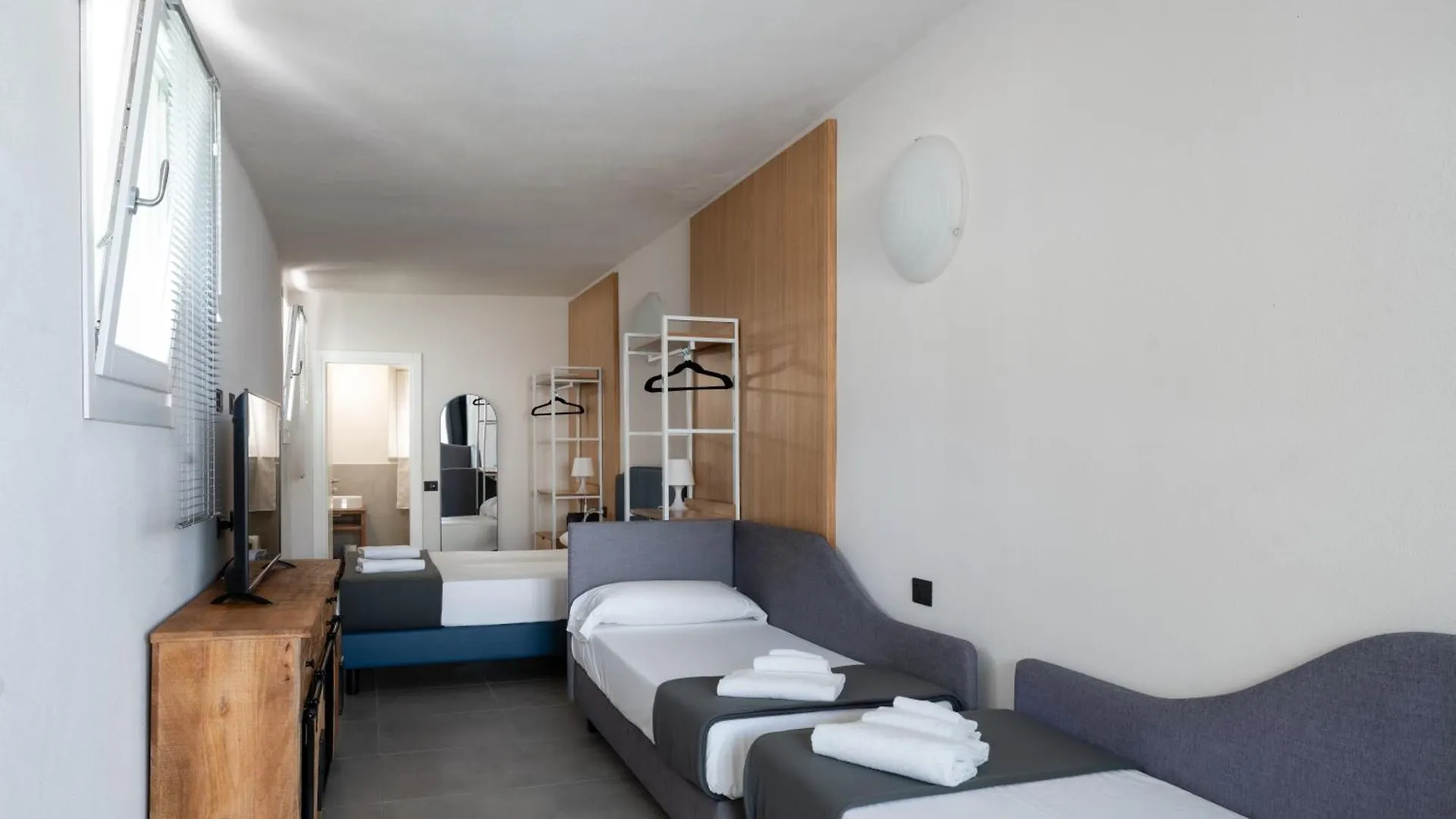 Hotel Delfino Procchio