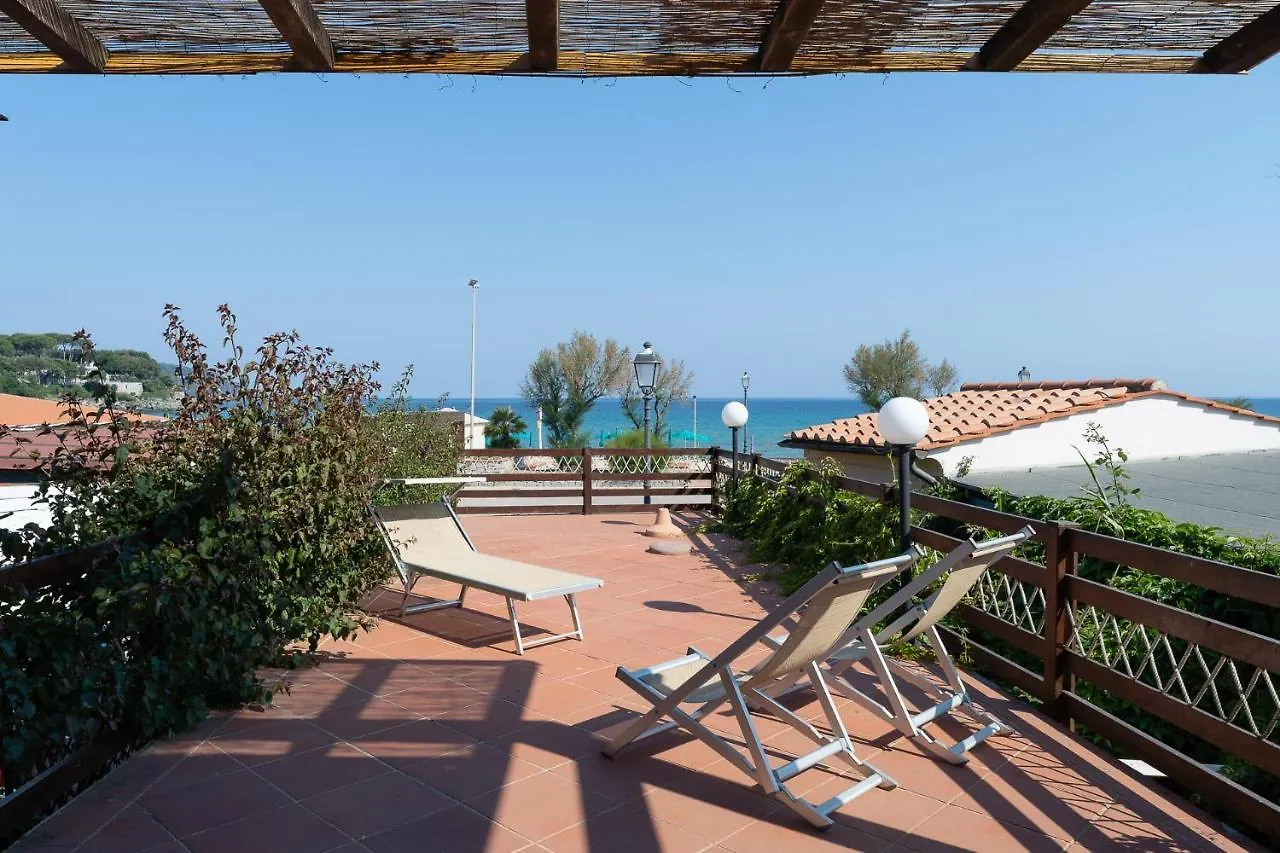 Hotel Delfino Procchio  İtalya