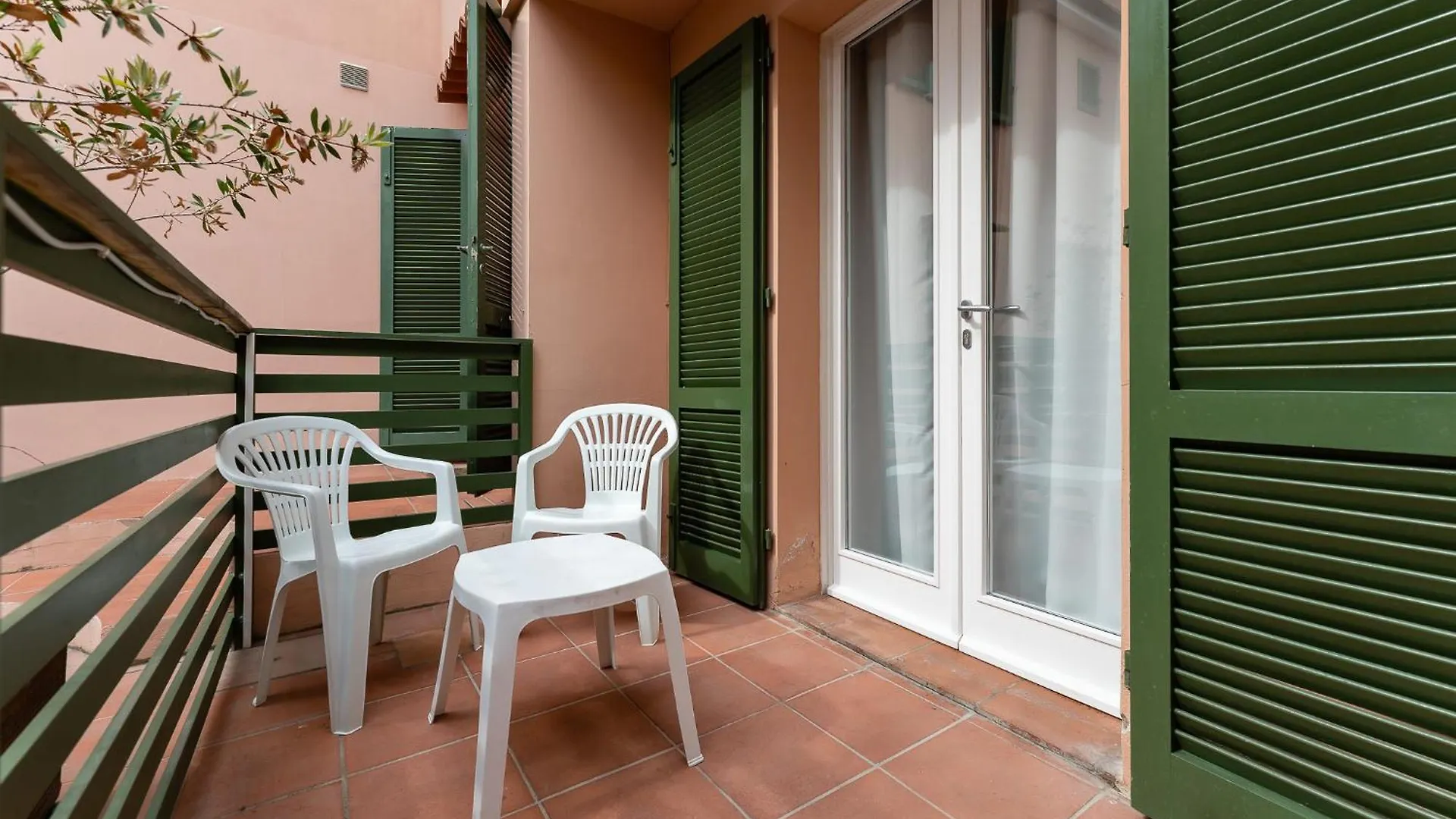 ***  Hotel Delfino Procchio  İtalya