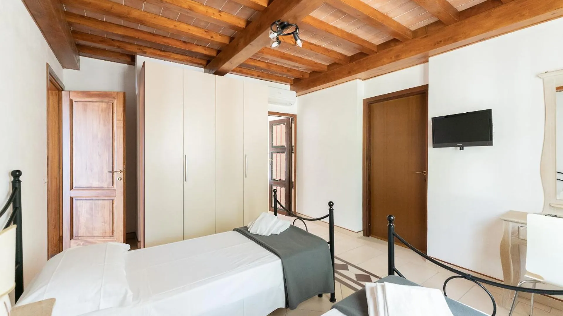 ***  Hotel Delfino Procchio  İtalya