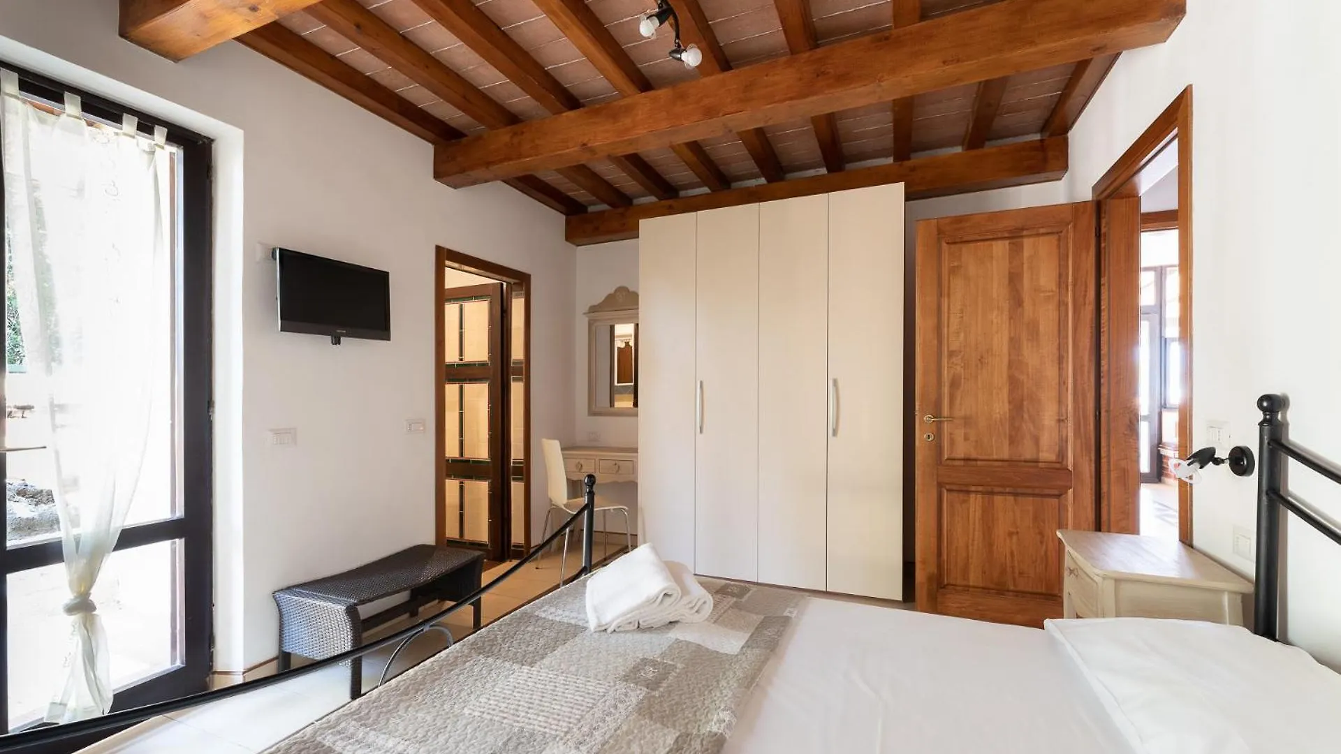 Hotel Delfino Procchio  İtalya