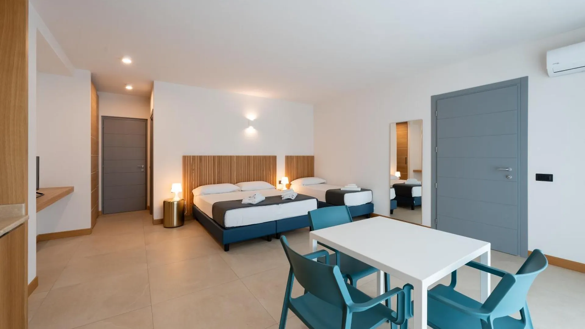 Hotel Delfino Procchio