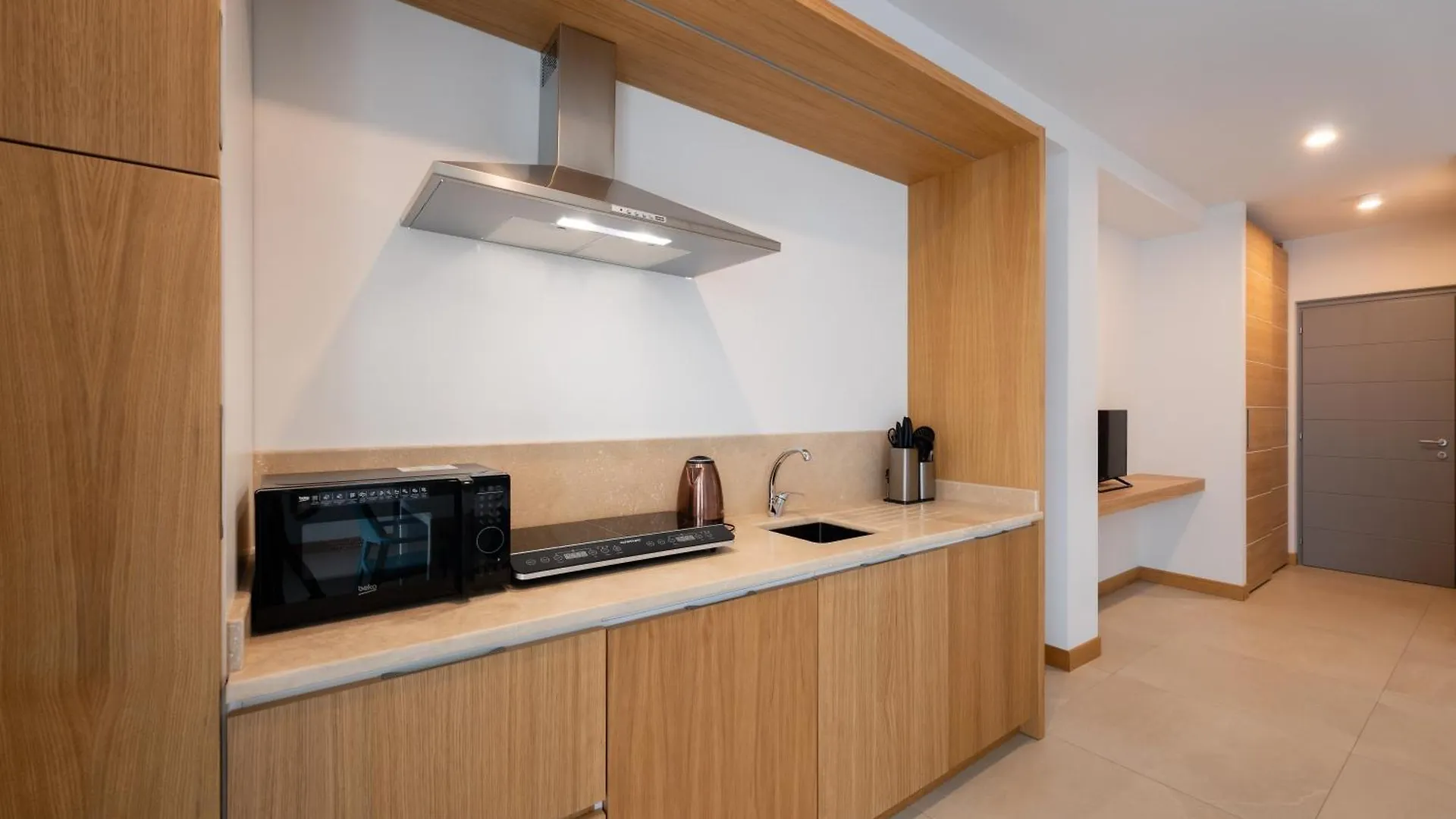 ***  Hotel Delfino Procchio  İtalya