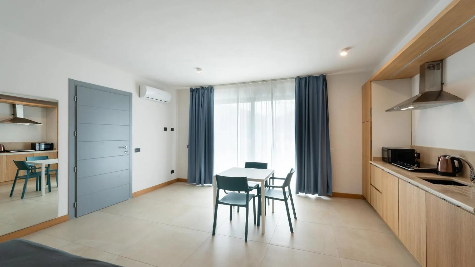Hotel Delfino Procchio