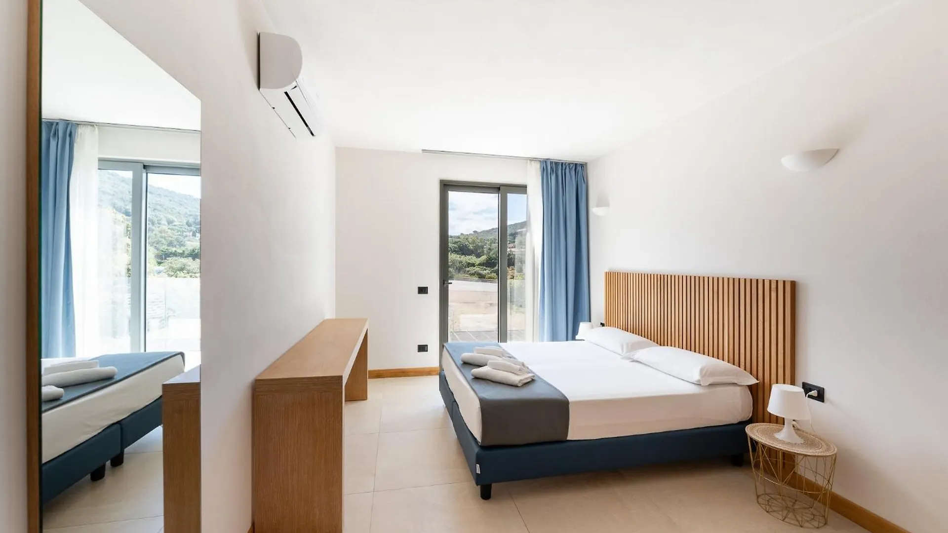 Hotel Delfino Procchio