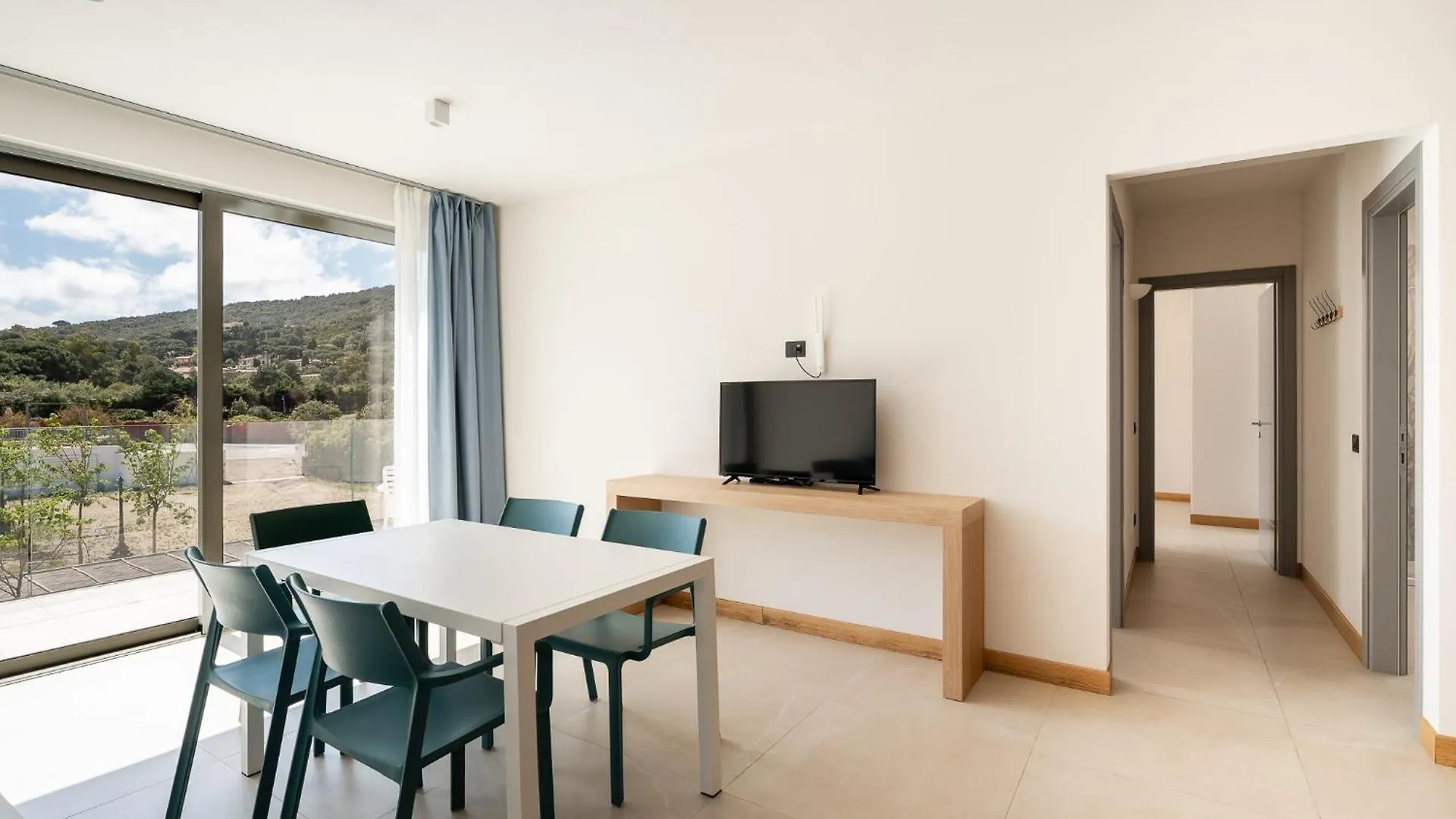 Hotel Delfino Procchio