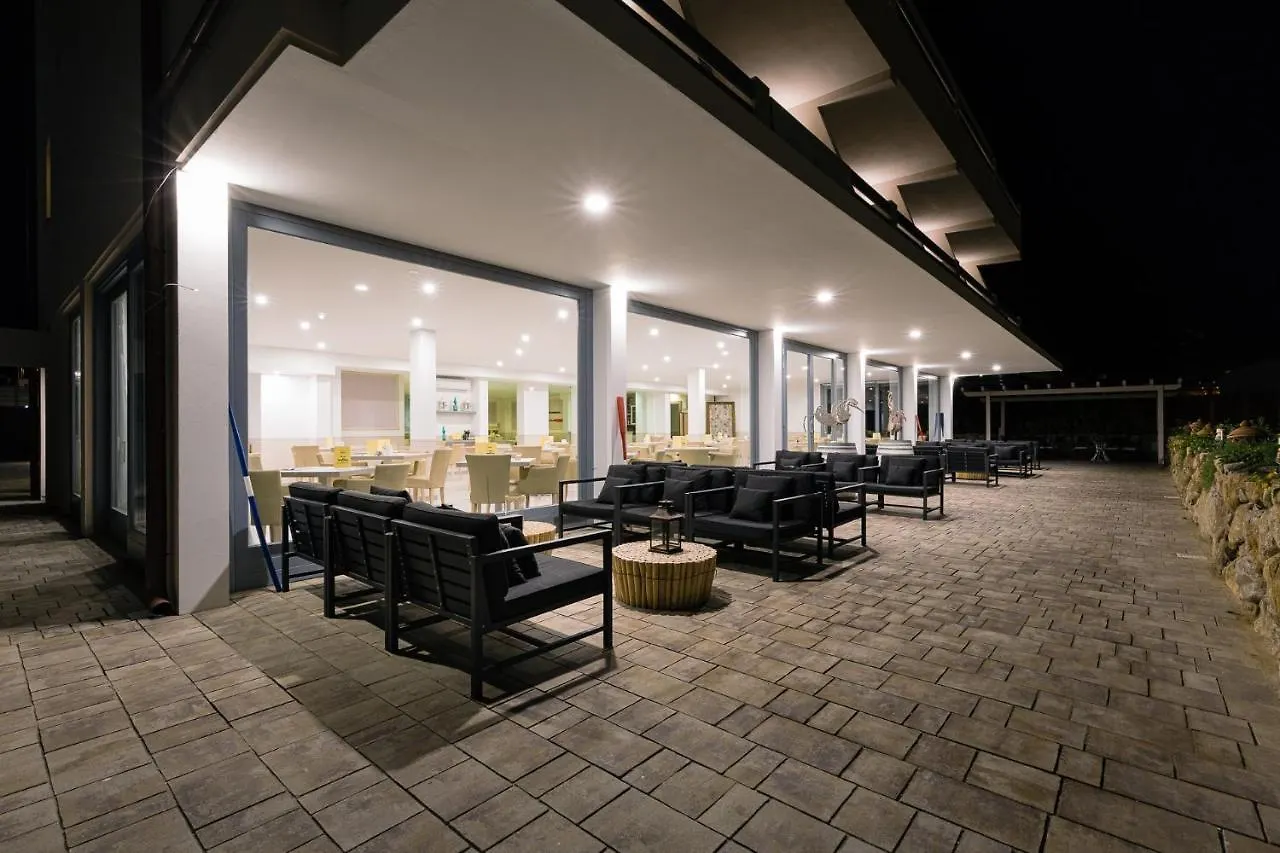 Hotel Delfino Procchio